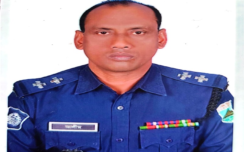 চাঁপাইনবাবগঞ্জ পুলিশ লাইন্সে ভলিবল খেলার সময় হৃদরোগে আক্রান্ত হয়ে এসআইয়ের মৃত্যু